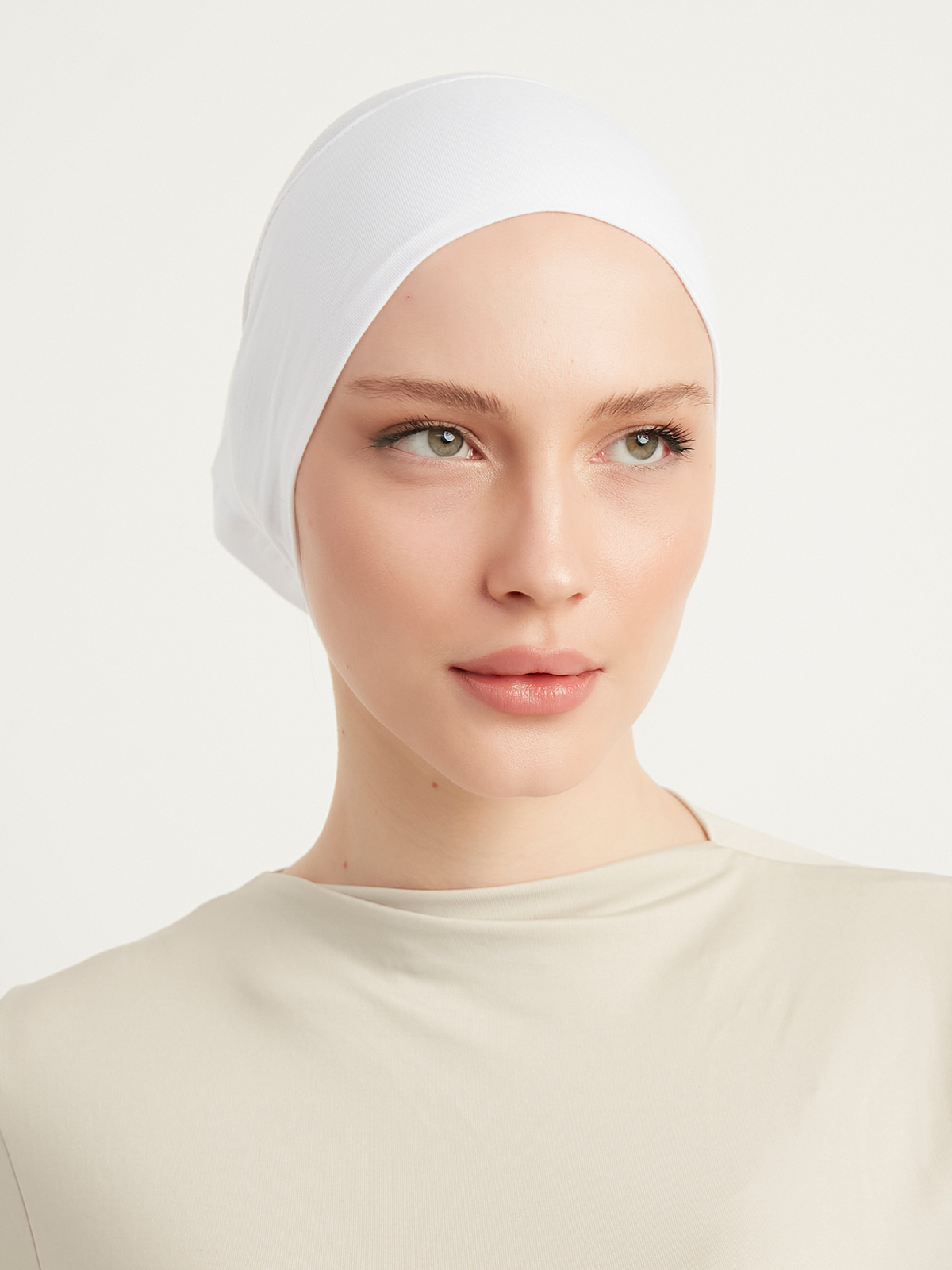 Schaless Beyaz Pamuklu Düz Boru Tesettür Bone