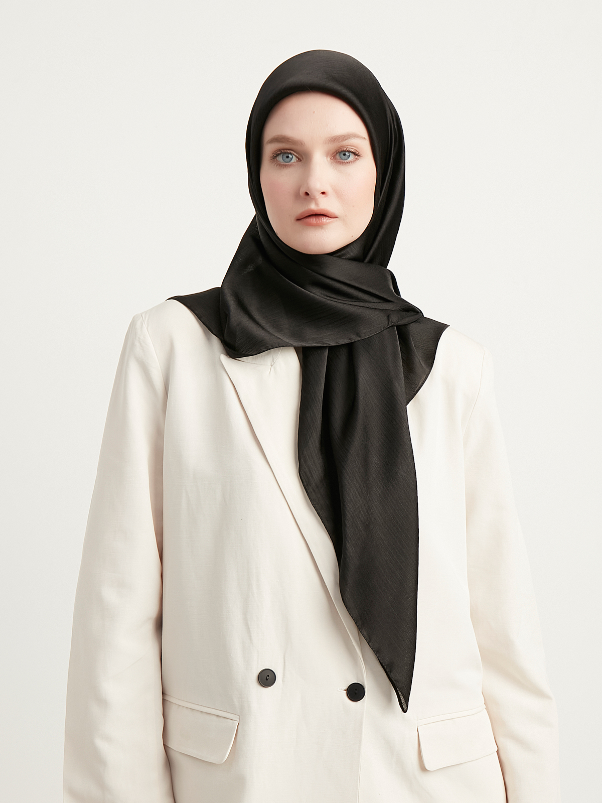 Schaless Siyah Janjanlı Krinkıl Eşarp