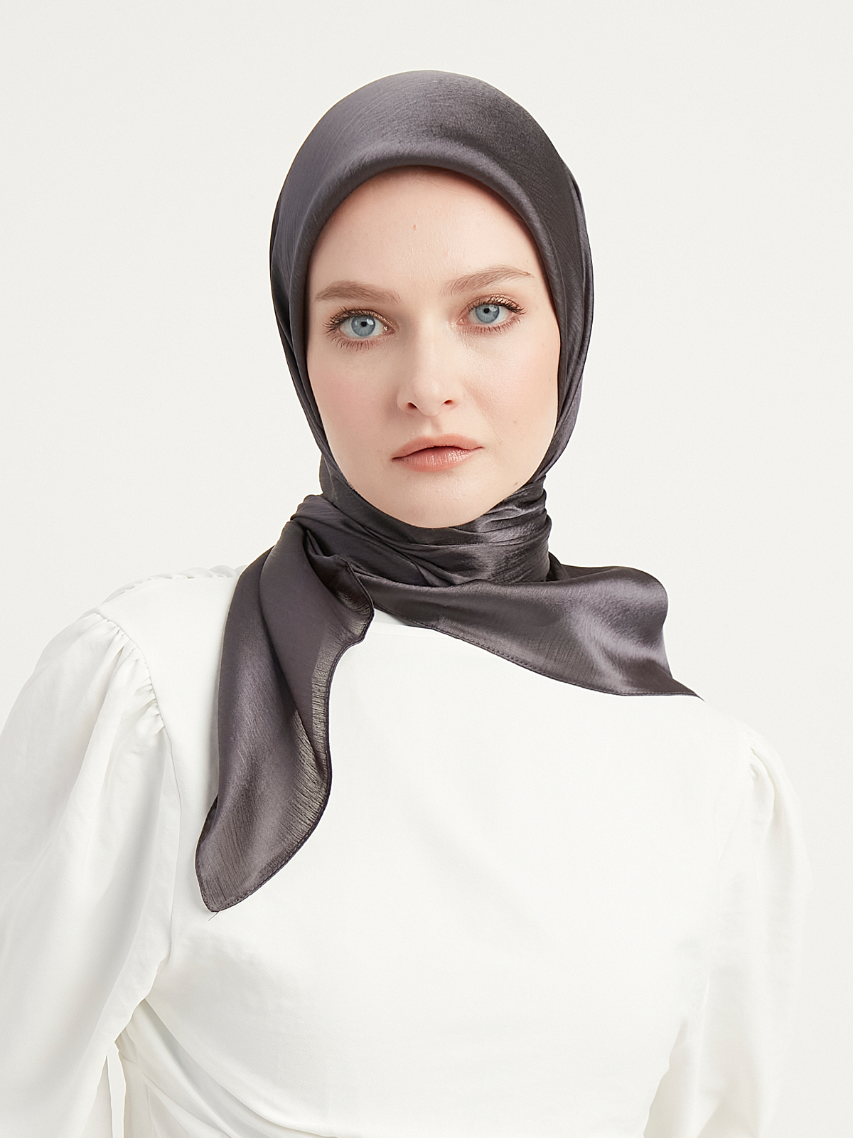 Schaless Janjanlı Koyu Füme Krinkıl Eşarp