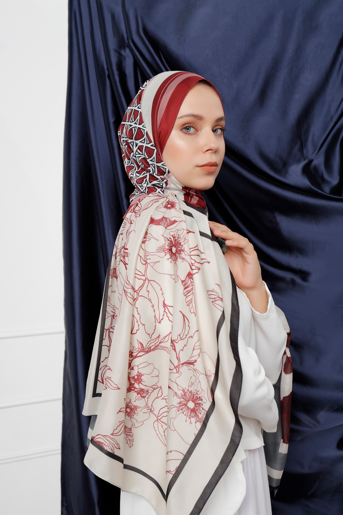 Schaless Bordo Çiçek Desenli Şal