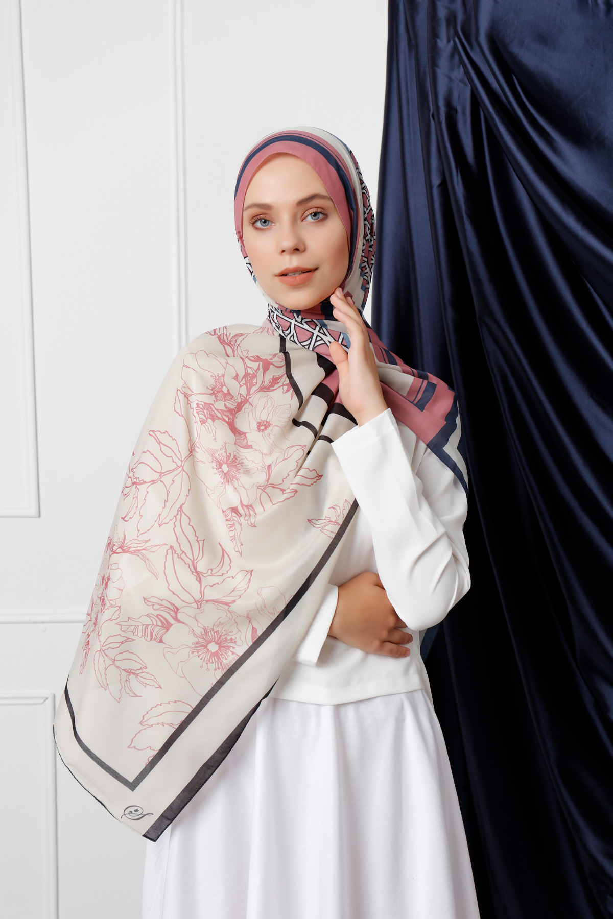 Schaless Pudra Çiçek Desenli Şal