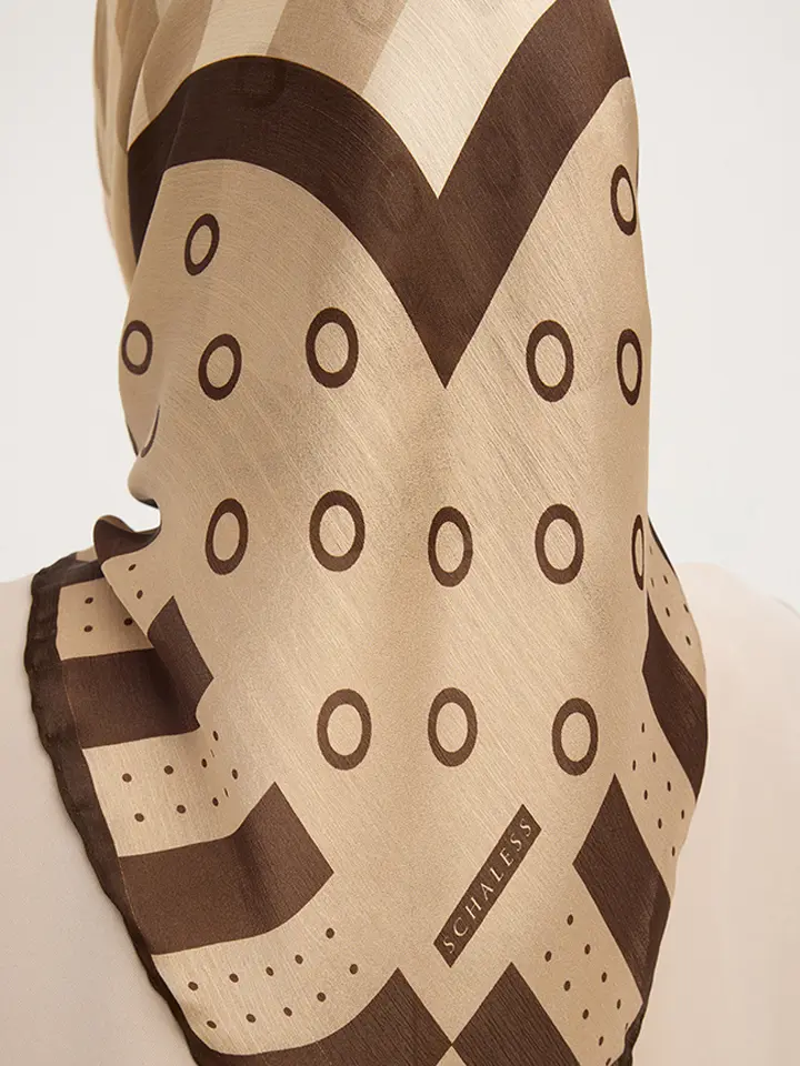 Schaless Aurora Bej Geometrik Desenli Janjanlı Eşarp Resmi-4