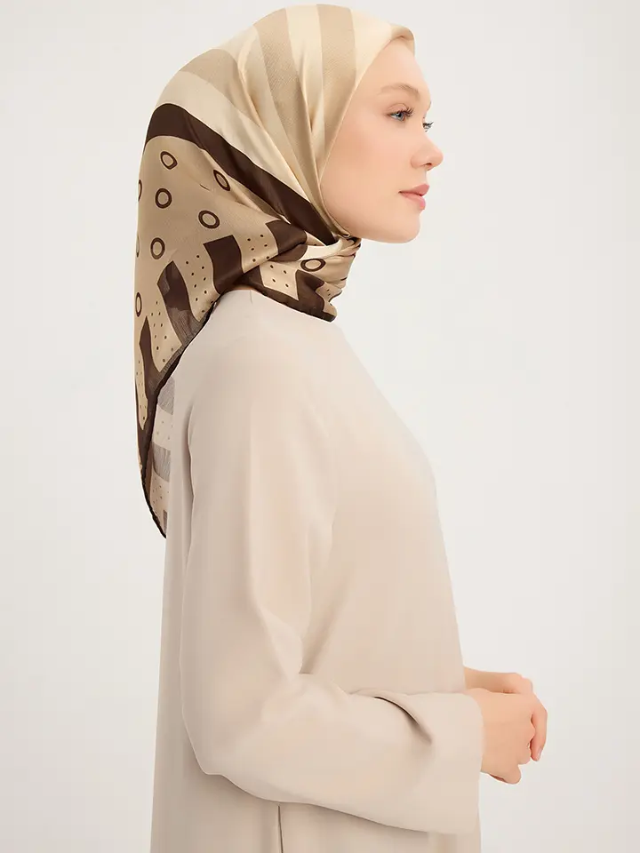Schaless Aurora Bej Geometrik Desenli Janjanlı Eşarp Resmi-2