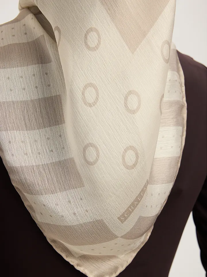 Schaless Aurora Açık Bej Geometrik Desenli Janjanlı Eşarp Resmi-3