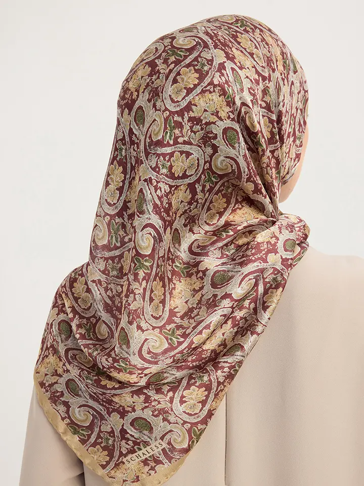 Schaless Aurora Bordo Çiçek Desenli Janjanlı Eşarp Resmi-3