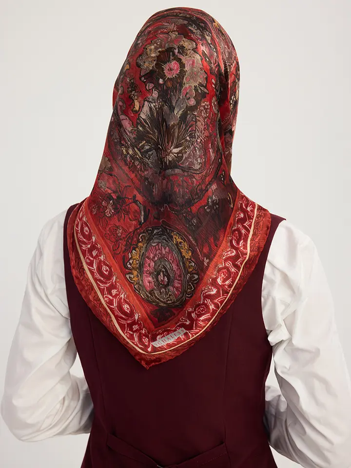 Schaless Aurora Altın Bahçe Bordo Desenli Janjanlı Eşarp Resmi-3