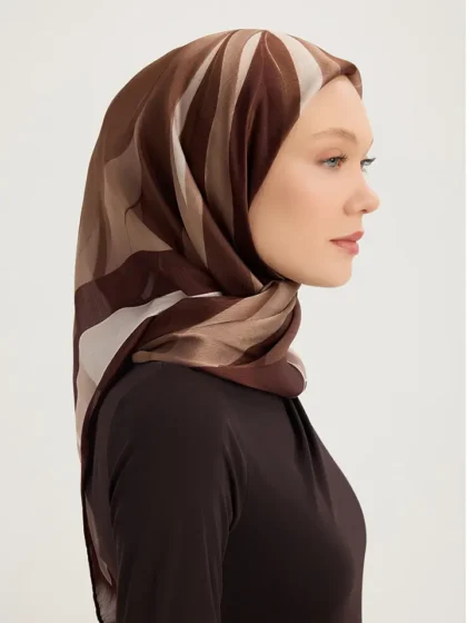 Schaless Aurora Bordo Geometrik Desenli Janjanlı Eşarp Resmi-2