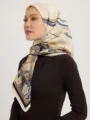 Schaless Serica Ekru Çiçek Desenli %100 İpek Twill Eşarp Resmi