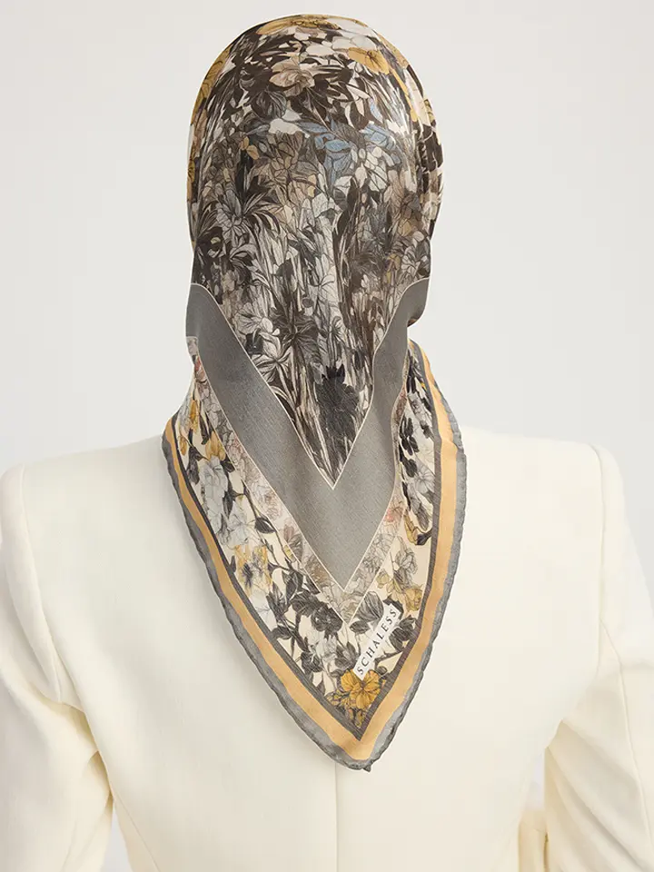 Schaless Aurora Pembe Çiçek Desenli Janjanlı Eşarp Resmi-2