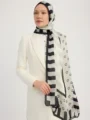Schaless Aurora Gri Desenli Janjanlı Şal Resmi