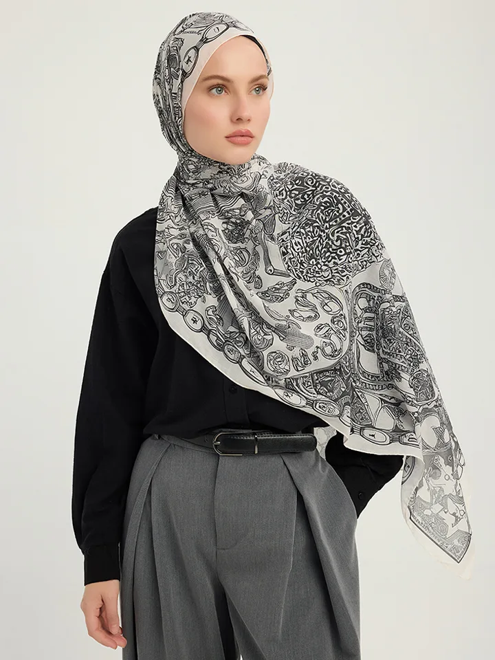 Schaless Efilia Gri Kalp Desenli Şal Resmi