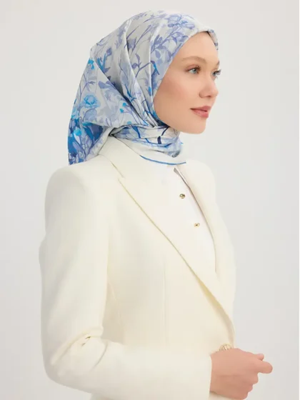 Schaless Serica İndigo Çiçek Desenli Twill İpek Eşarp Resmi