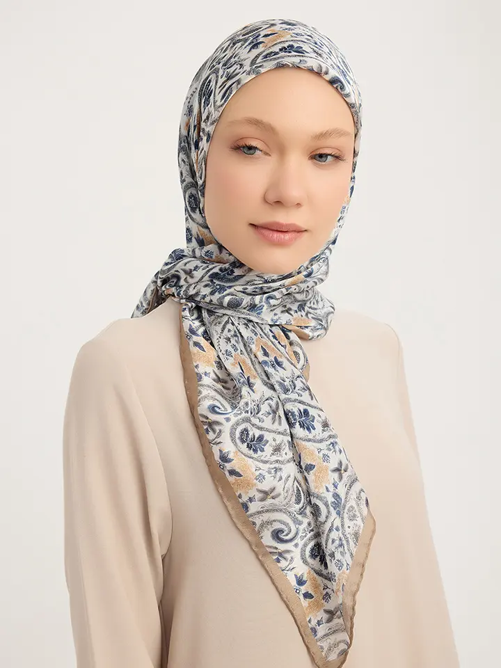 Schaless Aurora İndigo Çiçek Desenli Janjanlı Eşarp Resmi-1