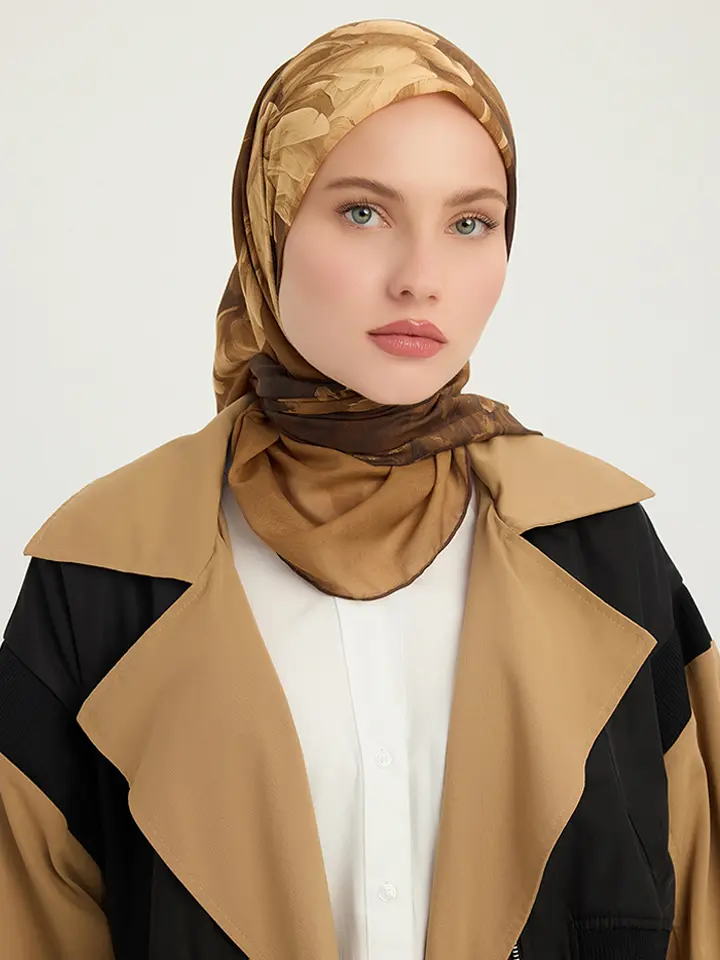 Schaless Efilia Kahverengi Monokrom Desenli Eşarp Resmi