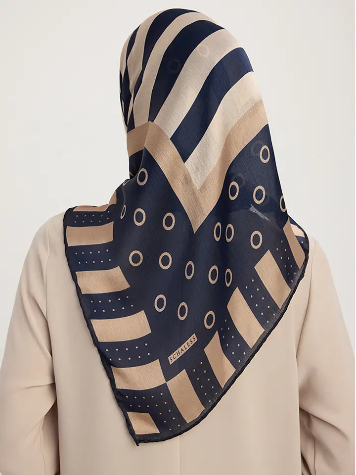 Schaless Aurora Lacivert Geometrik Desenli Janjanlı Eşarp Resmi-3