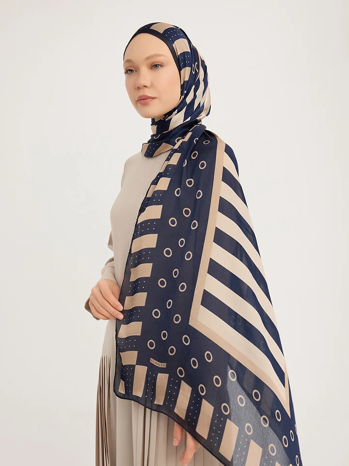 Schaless Aurora Lacivert Desenli Janjanlı Şal Resmi