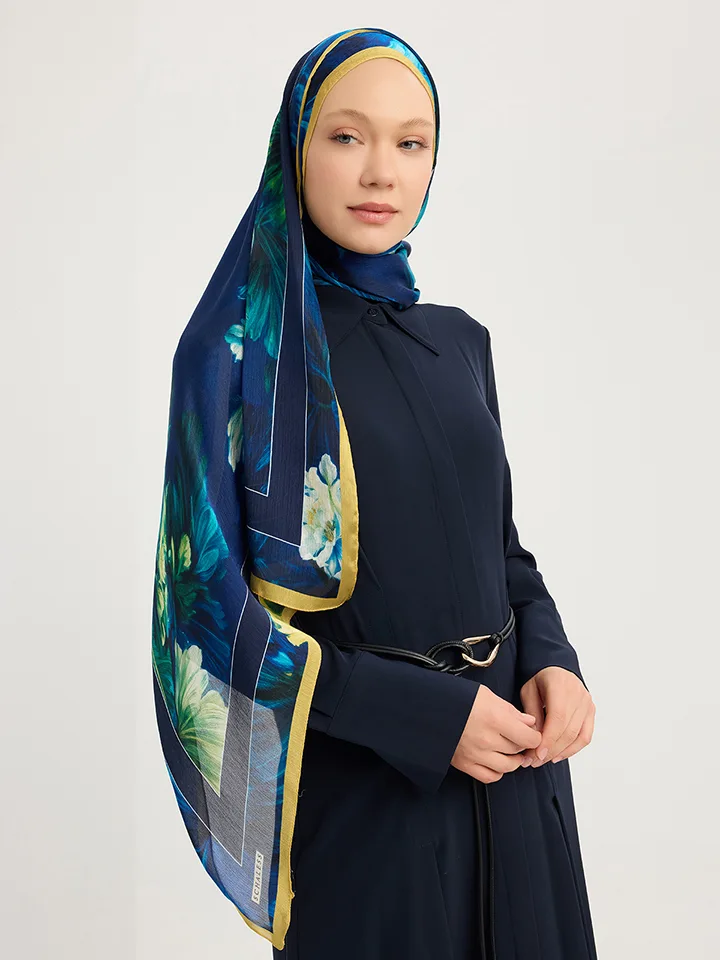 Schaless Aurora Lacivert Botanik Desenli Janjanlı Şal Resmi