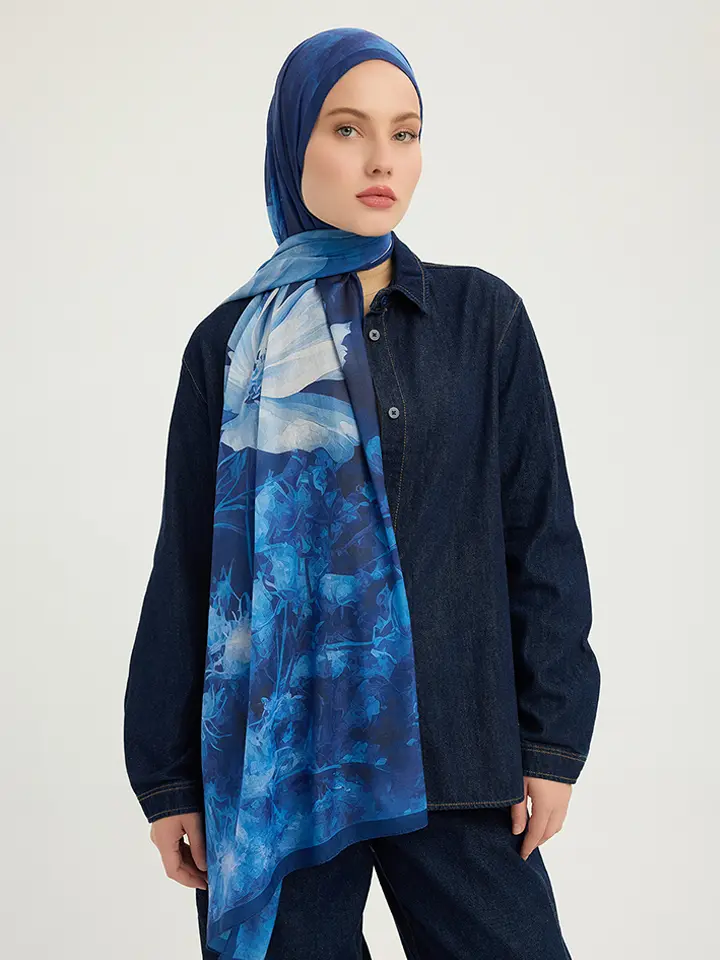 Schaless Efilia Lacivert Monokrom Desenli Şal Resmi