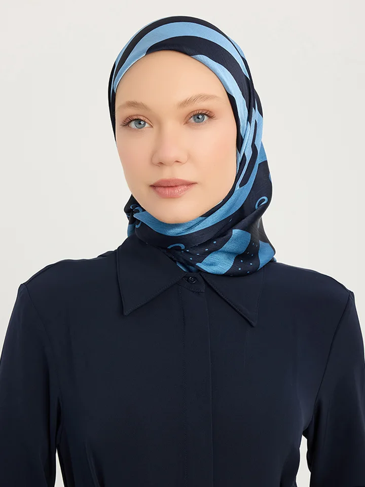 Schaless Aurora Mavi Geometrik Desenli Janjanlı Eşarp Resmi