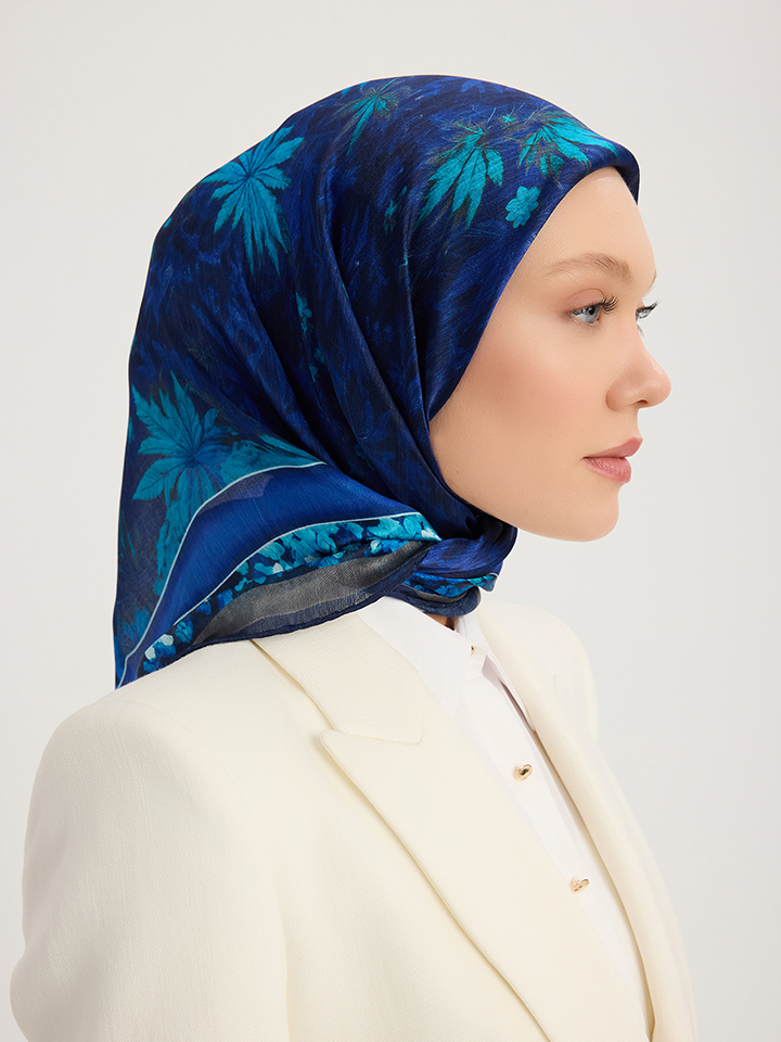 Schaless Aurora Mavi Yaprak Desenli Janjanlı Eşarp Resmi