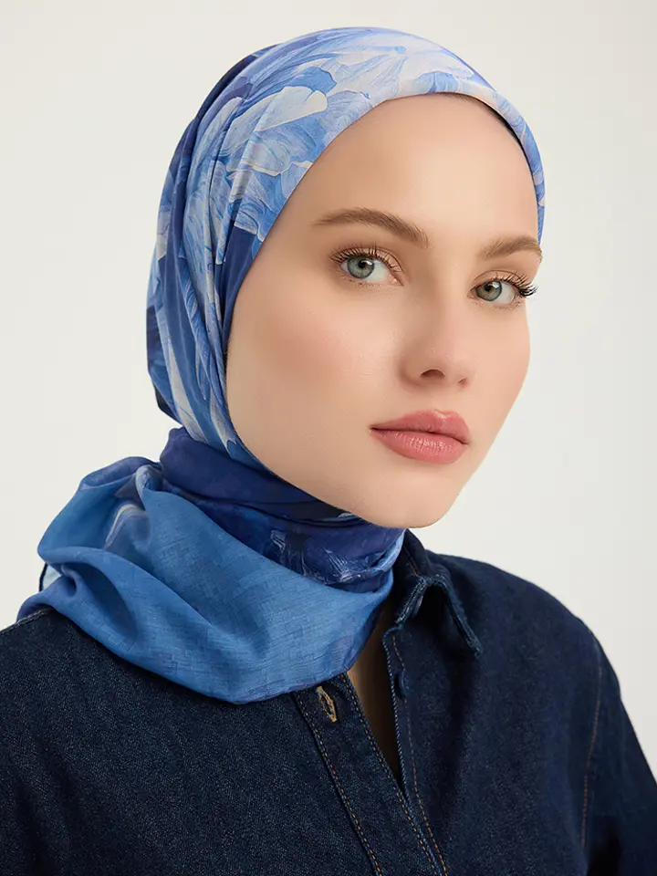 Schaless Efilia Mavi Monokrom Desenli Janjanlı Eşarp Resmi