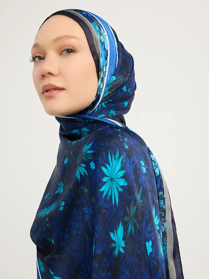 Schaless Aurora Mavi Yaprak Desenli Janjanlı Şal Resmi