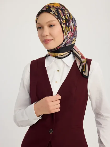 Schaless Aurora Pembe Çiçek Desenli Janjanlı Eşarp Resmi