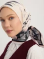 Schaless Serica Pudra Çiçek Desenli %100 İpek Twill Eşarp Resmi