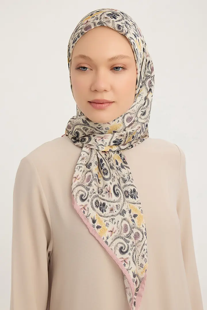 Schaless Aurora Pudra Çiçek Desenli Janjanlı Eşarp Resmi-1