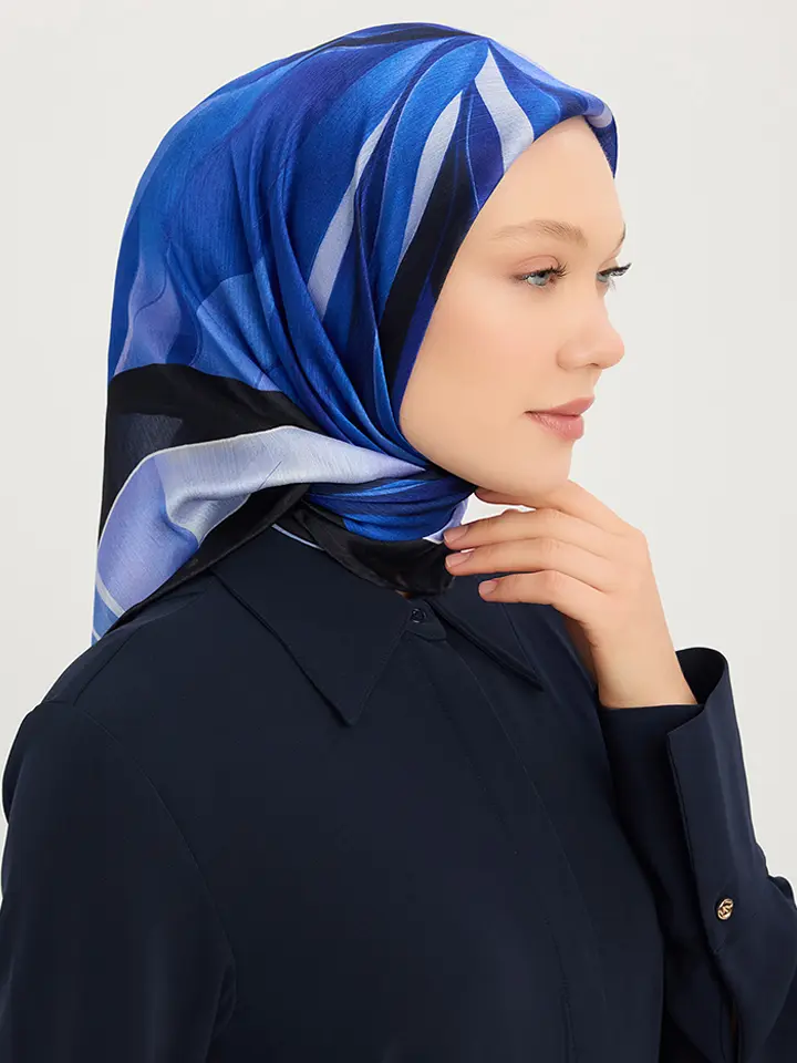 Schaless Aurora Saks Geometrik Desenli Janjanlı Eşarp Resmi-1