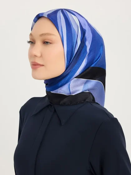 Schaless Aurora Saks Geometrik Desenli Janjanlı Eşarp Resmi-2