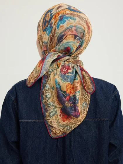 Schaless Efilia Sarı Barok Desenli Janjanlı Eşarp Resmi-2