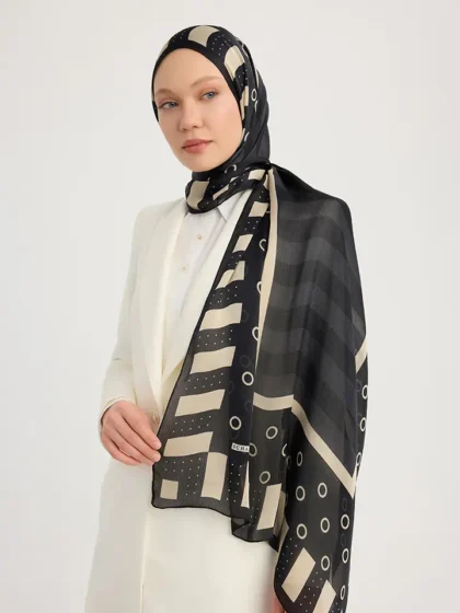 Schaless Aurora Siyah Desenli Janjanlı Şal