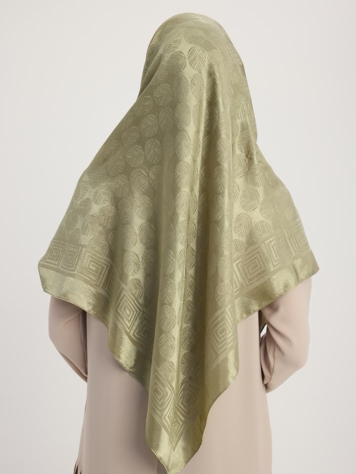 yesil-jakarli-parlak-saten-esarp