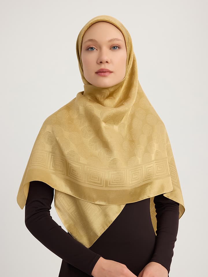 gold-jakarli-parlak-saten