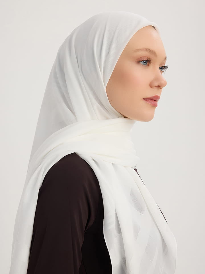 ekru-jakarli-simli-ekose-esarp-resmi