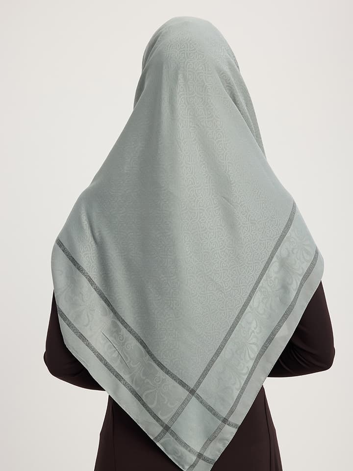 nefti-jakarli-pano-esarp-resmi