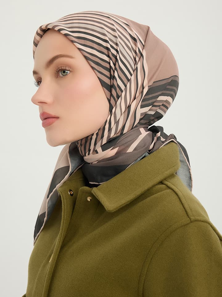 8695102020500-1 Gece ve Gündüz Vizon Efilia Desenli Eşarp 90x90 cm