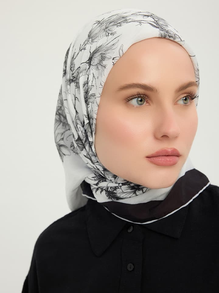 Sessiz Botanik Gri Vierra Desenli Viskon Şal 90x90 cm