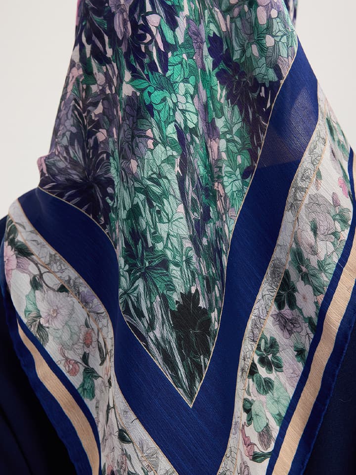 Çiçek Kozmosu Mor Aurora Desenli Eşarp 90x90 cm